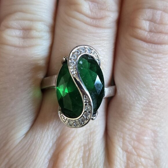 925 Sterling Silver S-Curve Oval Ring Green Stone & CZ Statement Cocktail Sz 9 - Picture 1 of 7